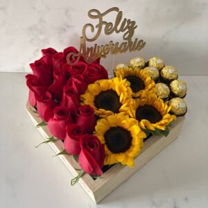 Corazón  rosas y girasoles chocolate