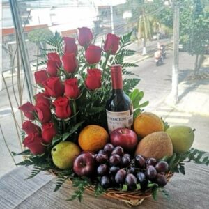 Rosas, frutas y vino