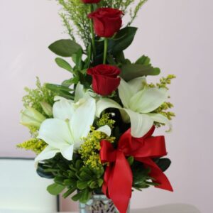 Rosas y lirios